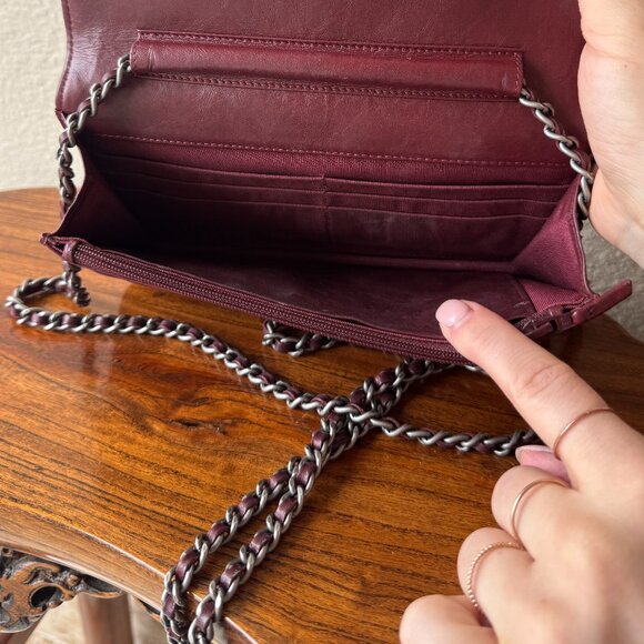 💎✨Rare color - Vintage Chanel Wallet on Chain, 2009 Burgundy - Picture 3 of 7